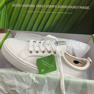 NWT Cariuma OCA Low Off-White Canvas Sneaker Size 7